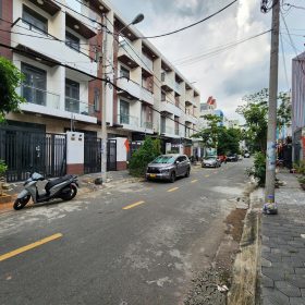 Mặt Tiền Tên Lửa